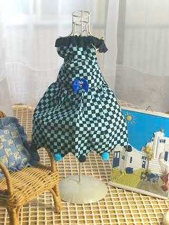 フェレット服・ポンポン黒と青１