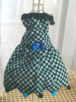 フェレット服・ポンポン黒と青３