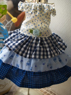 フェレットの洋服・服・お姫様・青いっぱいフリフリ・濃い系１