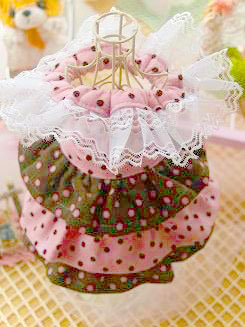 フェレットの洋服・ふりふり・水玉・ピンク茶色