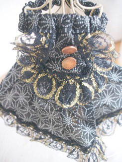 フェレットの洋服・黒い雪の女王・黒金メタル１