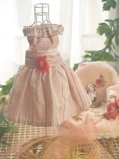 フェレット服・ピンクのボーダーに赤いお花２