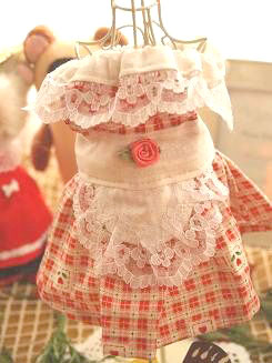 フェレットの服・チューリップエプロン・赤２