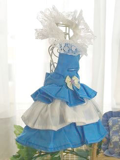 フェレット洋服・青と白の段々ふりふり１