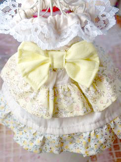 フェレットの洋服・プリンセス・お花畑のふりふり・黄色３