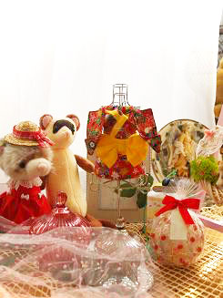 フェレット着物・振り袖・赤２