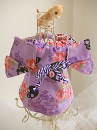 ドクロ花の着物・紫