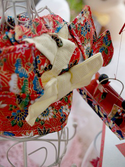 フェレット和服・めでたい晴れ着・赤にクリーム帯