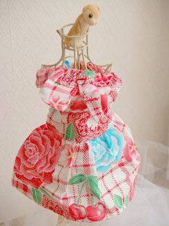 フェレットの洋服・おっきな襟・大輪の花１