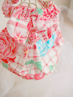 フェレットの洋服・おっきな襟・大輪の花１