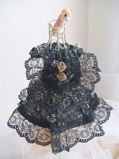 フェレットの洋服・黒い雪の女王・黒金ゴールド１